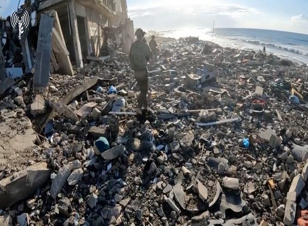 World News | Israel Presses Hamas in Shejaya, Destroys Terror Compound in Civilian Area