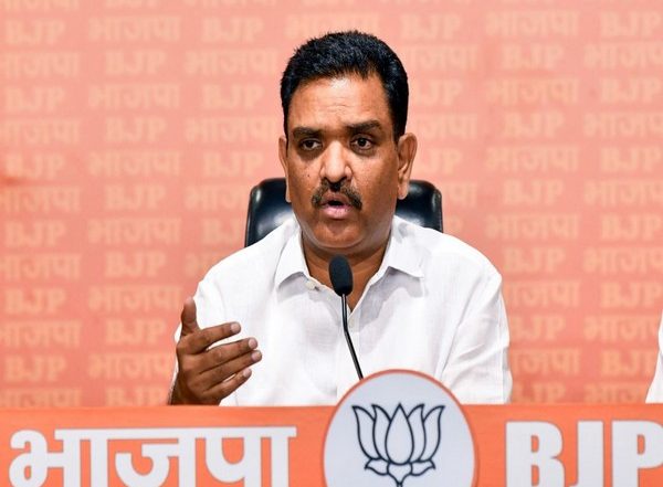 India News | UP Govt's 'transformation Team' Set to Ensure Outreach of Social Welfare Schemes
