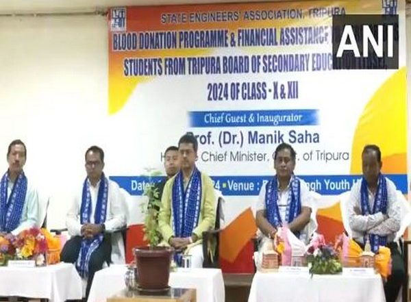India News | Tripura CM Attends Blood Donation Camp, Awards Financial Assistance to Meritorious Students