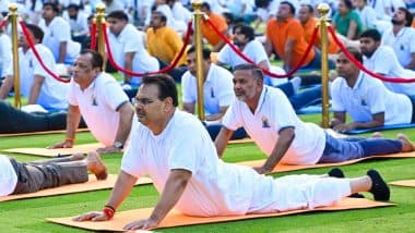 International Yoga Day 2024: Rajasthan CM Bhajan Lal Sharma, Deputy CM Prem Chand Bairwa and State Cabinet Ministers Perform Yoga at Sawai Mansingh Stadium in Jaipur (See Pics and Video)