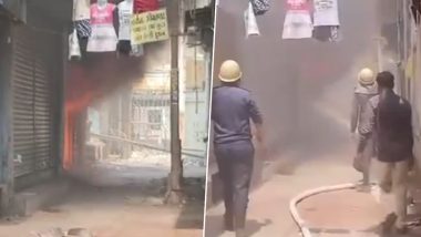 Gujarat Fire: Massive Blaze Erupts at Clothes Shop in Bhavnagar's Pirchhalla Area, Fire Brought Under Control (Watch Video)