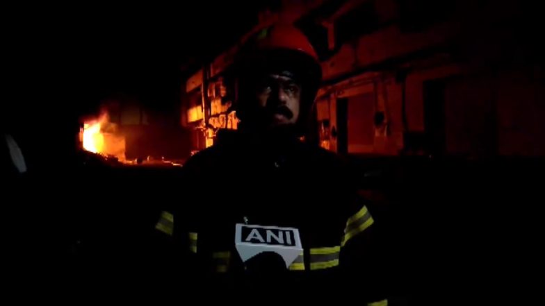 Thane Fire: Massive Blaze Erupts at Chemical Godown on Mankoli Road in Bhiwandi (Watch Video)