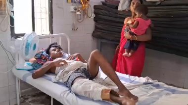 Bihar: Muzaffarpur Hospital Uses Cardboard Instead of Plaster for Treating Fractured Leg, Probe Launched (Watch Video)