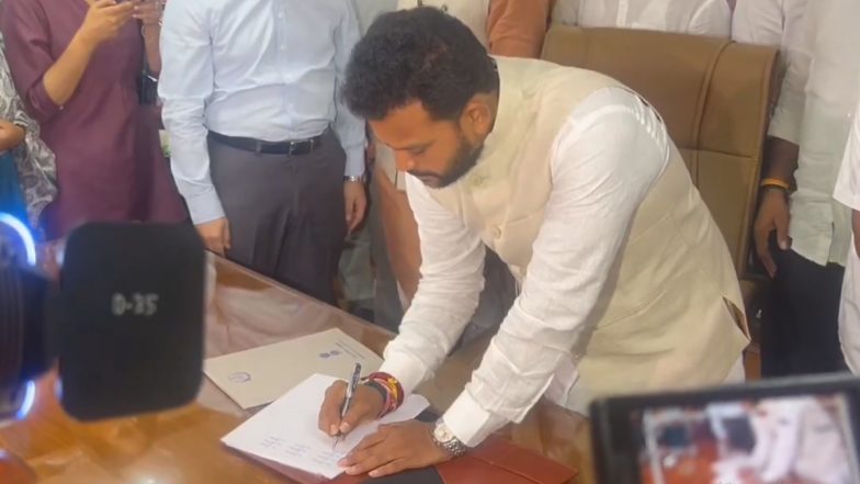 Ram Mohan Naidu Writes ‘Om Shri Ram’ 21 Times on Blank Paper As He Takes Charge as Union Minister of Civil Aviation (Watch Video)