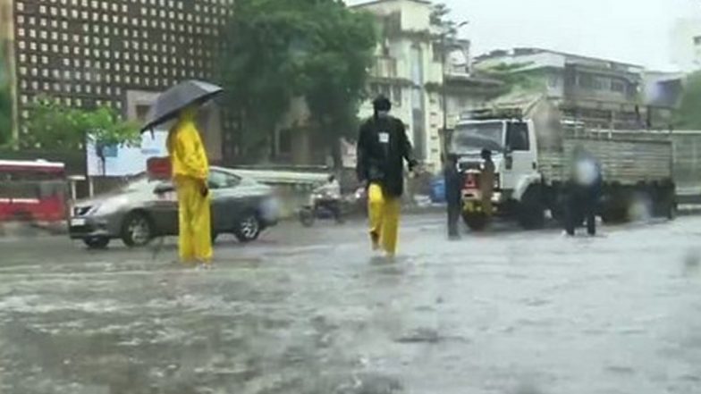 Mumbai Weather Forecast: IMD Issues Red Alert, Predicts Intense Rains in City and Suburbs in Next 3–4 Hours