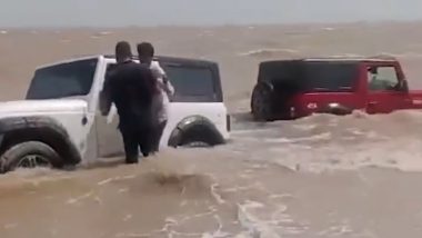 Gujarat: Two Men Drive Thar Vehicles into Sea in Mundra for Instagram Reel, Get Stuck; FIR Filed (Watch Video)