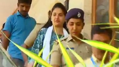 Renukaswamy Murder: Pavithra Gowda Applies Make-Up in Police Custody, Karnataka Police Issues Notice to Woman Cop (Watch Video)