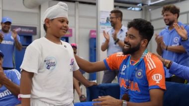 Young Fan Gives Mohammed Siraj 'Best Fielder Medal' For His Spectacular Fielding During IND vs IRE ICC Men's T20 World Cup Match, BCCI Shares Video of Team India’s Dressing Room Celebrations