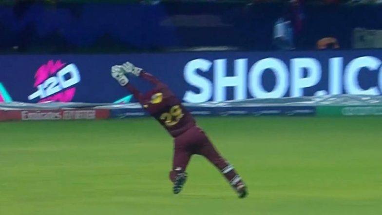 Nicholas Pooran Takes a Well-Judged Catch To Dismiss Heinrich Klaasen During WI vs SA ICC T20 World Cup 2024 Super 8 Match (Watch Video)