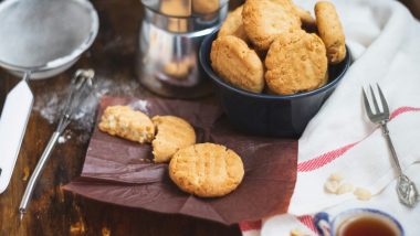 National Peanut Butter Cookie Day 2024: From Classic Peanut Butter Cookies to Gluten-Free Peanut Butter Blossoms, 5 Irresistible Cookies You Must Try (Watch Recipe Videos)