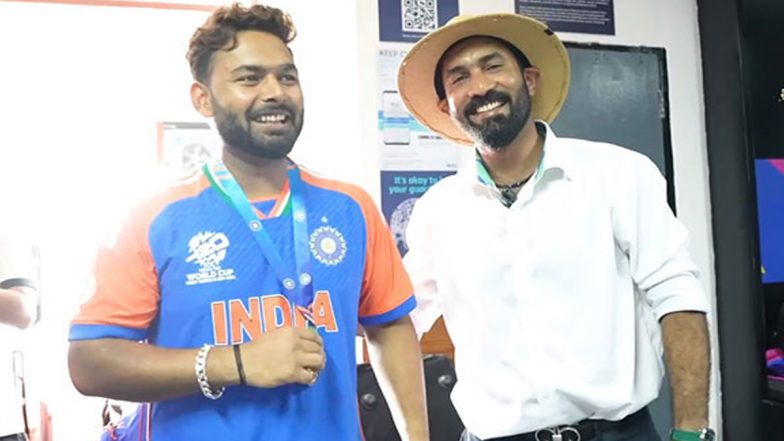 ICC T20 World Cup 2024: Dinesh Karthik Presents Rishabh Pant with 'Fielder of the Match' Award After Win Over England in Semifinal
