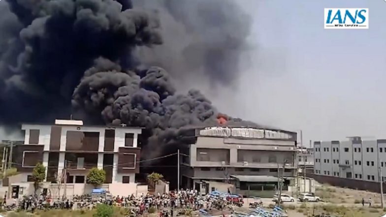 Haryana Fire: Massive Blaze Erupts at Blanket Factory in Panipat, Dousing Operation Underway (Watch Videos)