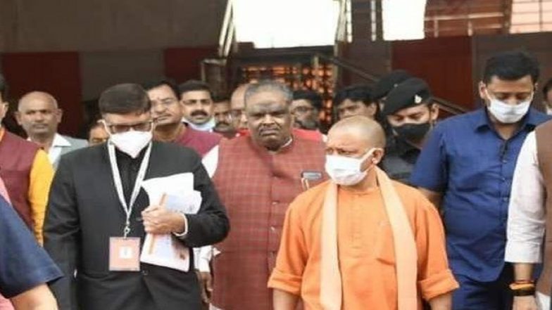 IAS Manoj Kumar Singh, an Important Face of Team Yogi Adityanath