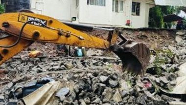 Pune Wall Collapse: Three Vehicles Damaged After Compound Wall Collapses in Pimpri Chinchwad Due to Heavy Rainfall, No Casualties Reported