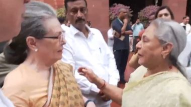 Congress Leader Sonia Gandhi and SP’s Jaya Bachchan Break Barriers With Smiles, Engage in Laughter and Jovial Conversation Outside Parliament in Rare Unexpected Display of Camaraderie (Watch Video)