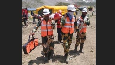 Amarnath Yatra 2024: Anantnag Police Rescue Amarnath Pilgrims and Facilitate Medical Evacuation (See Pics and Video)