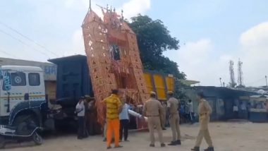 Uttar Pradesh: 7 Kanwariyas Injured After 35-Foot Kanwar Collides With High-Tension Wires in Meerut (Watch Videos)