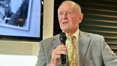 Michael Vaughan, Darren Lehmann and Other Members of Cricketing Fraternity Wishes Geoffrey Boycott Well After Successful Throat Cancer Surgery