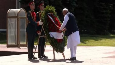 PM Modi Russia Visit: Prime Minister Narendra Modi Lays Wreath at Tomb of the Unknown Soldier in Moscow (Watch Video)