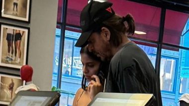 Shah Rukh Khan Spotted Hanging Out With Daughter Suhana Khan at a Cafe in New York; Duo’s Picture Goes Viral