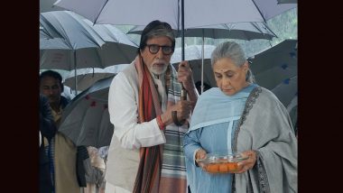 Amitabh Bachchan Drops Adorable Photo With Jaya Bachchan As He Holds Umbrella for Her on Sets, Talks About Mumbai Rains