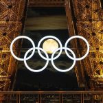 Full Moon Within the Olympic Rings at Eiffel Tower Is a Mesmerising Sight To Behold; See Pics