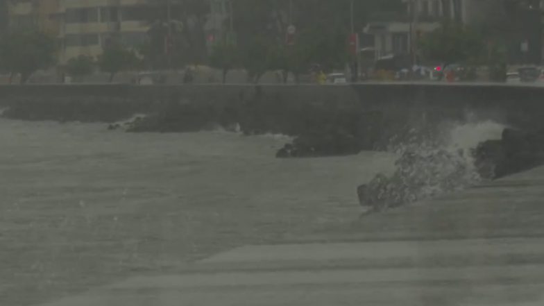 Mumbai Rains: High Tides Hit Marine Drive Amid Heavy Rain in Parts of Maharashtra (Watch Video)