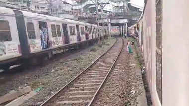 Mumbai Local Train Update: Services on Central Line Disrupted Due to Signal Failure, Commuters Forced To Walk on Tracks (Watch Videos)