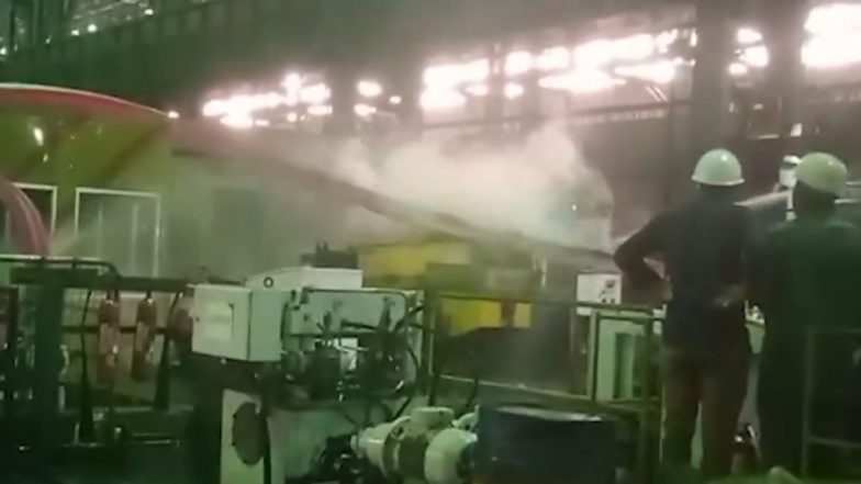 Chhattisgarh: Hot Rail Track Flies off Stamping Machine Gets Stuck in Cabin 15 Feet Above Ground at Bhilai Steel Plant in Durg (Watch Video)