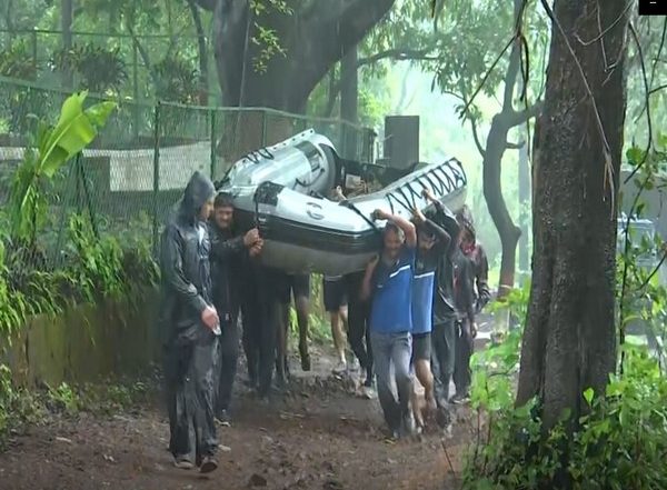India News | Search Operation Resumes for 2 Missing Family Members in Lonavala Drowning