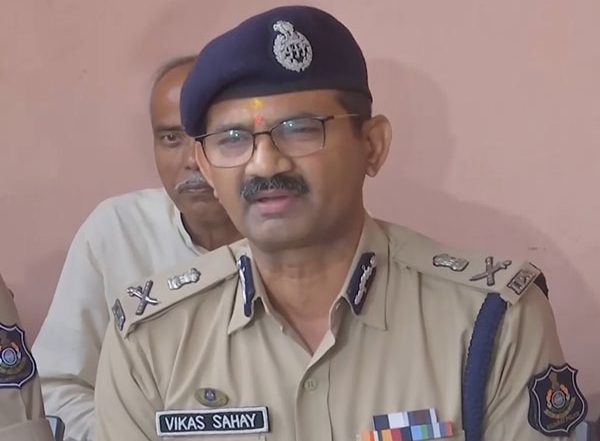 India News | Gujarat Police, Temple Committee Hold Meeting to Prepare for Lord Jagannath's Rath Yatra