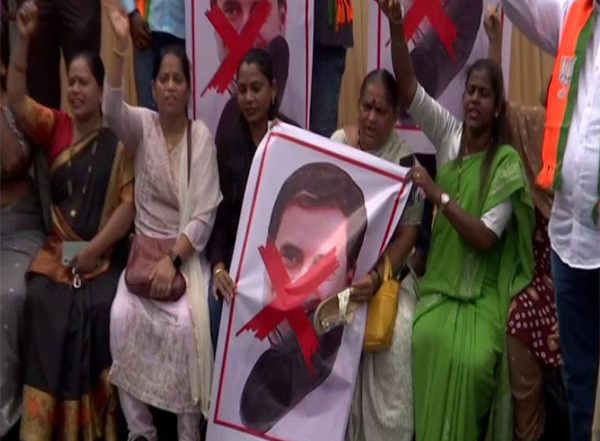 India News | Mumbai: BJP Workers Holds Protest Against Rahul Gandhi's Remarks in Parliament