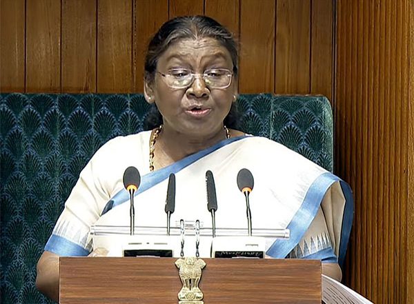 India News | Hathras Stampede: President Droupadi Murmu Condoles Loss of Lives