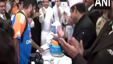 Sports News | Team India Stars Cut Special Trophy Cake to Celebrate T20 World Cup Triumph