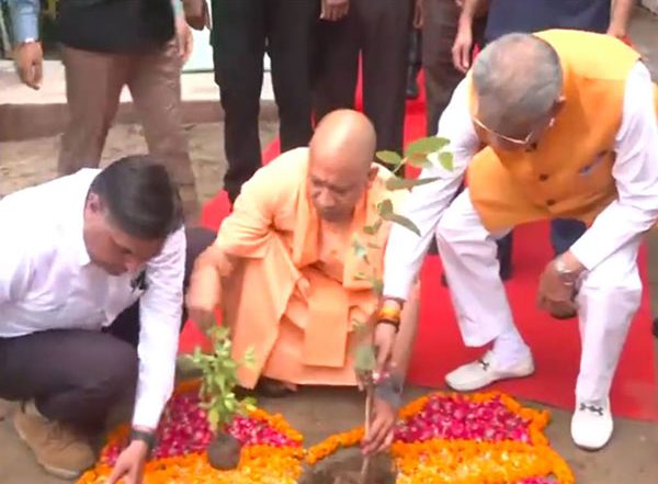 India News | 'Ek Ped Maa Ke Naam': UP CM Yogi Plants Saplings at His Official Residence in Lucknow