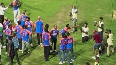Sports News | India Players Dance to Tunes of Dhol After Arriving at Wankhede Stadium