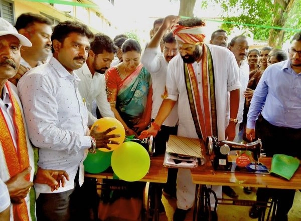 India News | Prosperity Can Only Be Achieved Through Communal Harmony, Says Telangana Minister Uttam Kumar Reddy