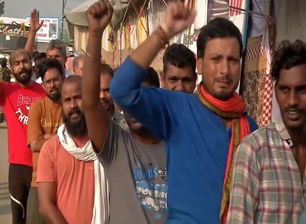 India News | J-K: Another Batch of Amarnath Yatra Pilgrims Departs from Srinagar Base Camp