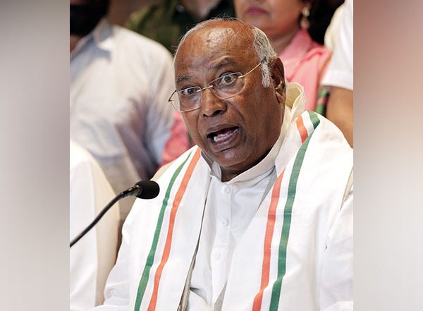 India News | Kharge Accuses BJP-RSS of Promoting 'Education Mafia' Amid NEET-UG 2024 Controversy