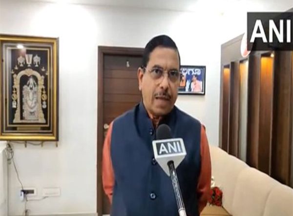India News | Union Minister Pralhad Joshi Demands Impartial Investigation into Alleged MUDA Scam, Appeals to State Govt to Transfer It to CBI
