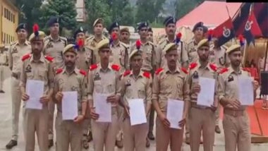 India News | J-K DGP Hands over Appointment Letters to SPOs Who Neutralised 3 Terrorists in Doda District