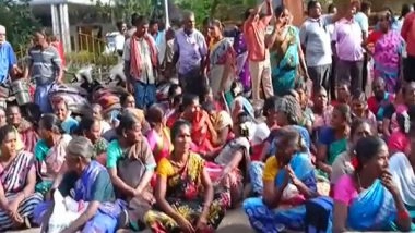 India News | Sanitation Workers Stage Protest in Tamil Nadu's Thoothukudi