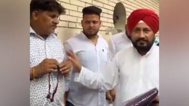 India News | AAP Workers Caught Distributing Ration, Clothes Ahead of Jalandhar Bypolls, Claims Congress' Charanjit Singh Channi