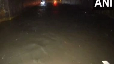 India News | Heavy Rains Lash Mumbai, Cause Waterlogging and Traffic Jams