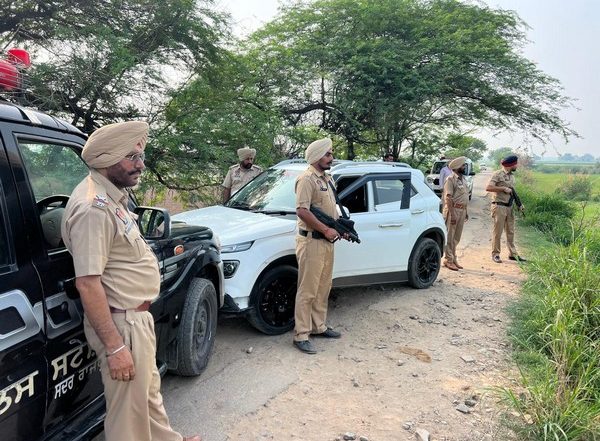 India News |    Punjab Police Apprehends Two Gangsters After Brief Encounter