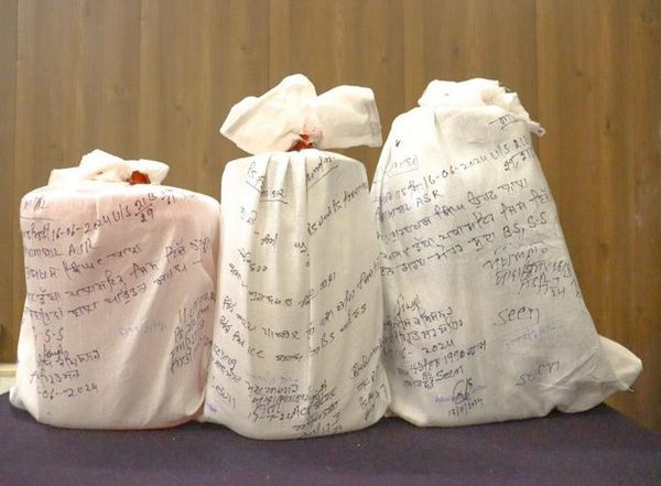 India News | Punjab Police Apprehend 3 Smugglers, Seize 2.45 Kg Heroin