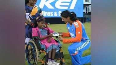 Sports News | Smriti Mandhana Meets Specially-abled Fan After Win over Pakistan, Gifts Her Smartphone