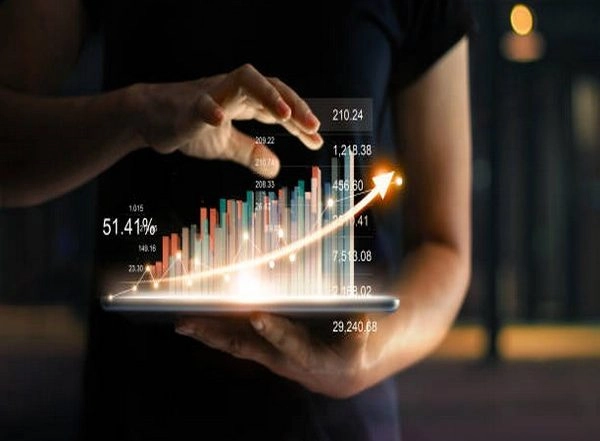 Business News | Productive Jobs, Skill Gap, Green Transition, China Conundrum Among Focus Areas That Finds Mention in Economic Survey 2023-24