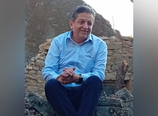 World News | Pak-born South Asia Expert Warns of Deepening Political Crisis in Islamabad