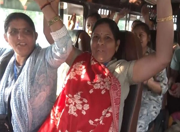 India News | J&K: Fresh Batch of Pilgrims Embarks on Amarnath Yatra Under Tight Security